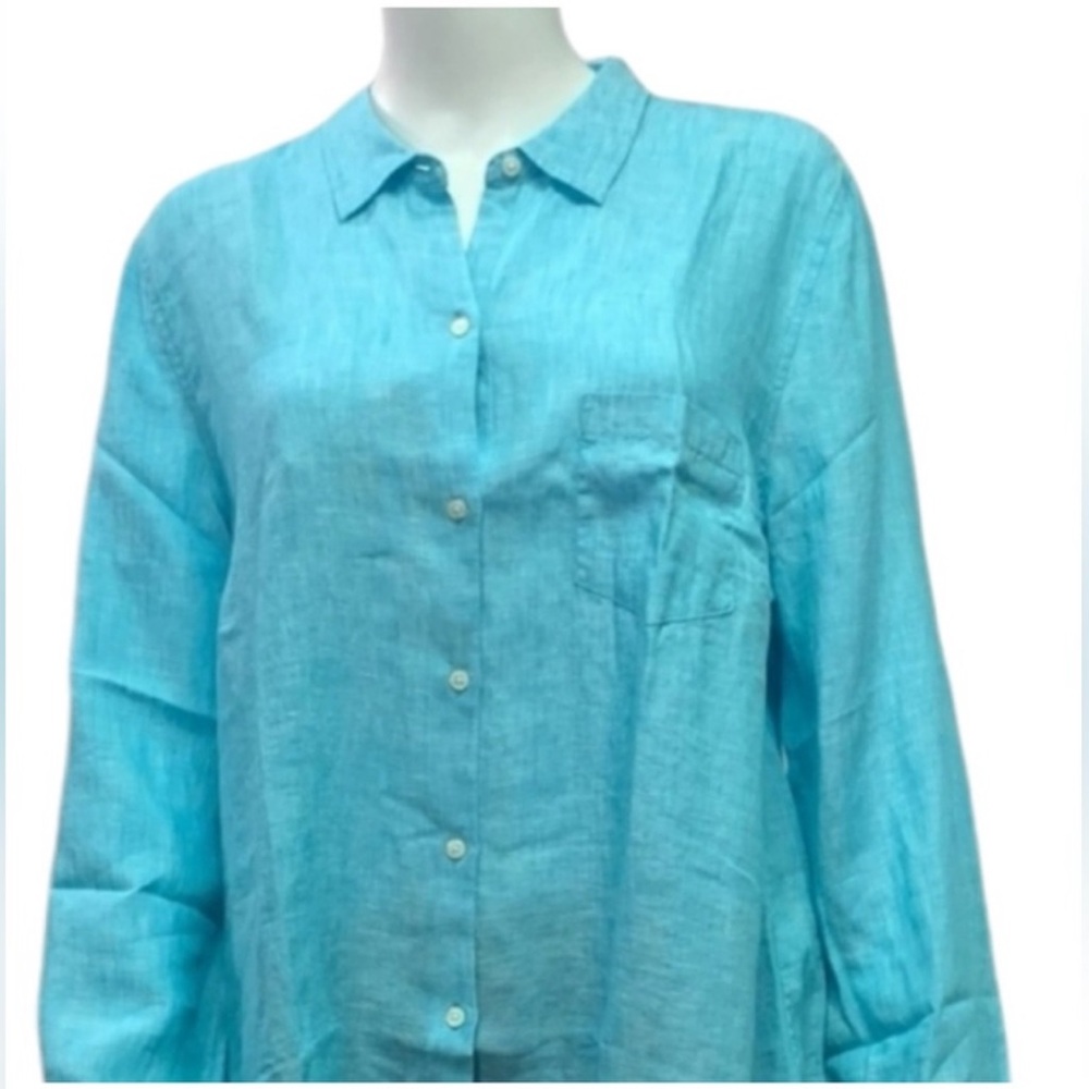 NWT UNTUCKit Button Down Shirt